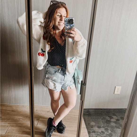 Meet your Posher, Amy - Picture 1 of 1